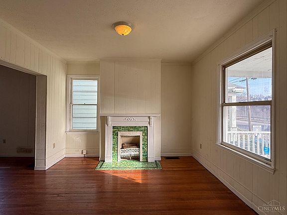 4th image of 1606 Brewster Ave