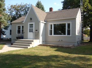 1027 E 5th Ave, Mitchell, SD 57301