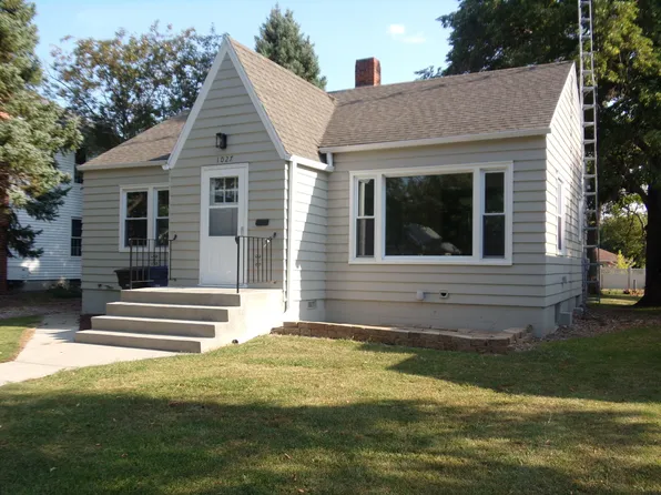 1027 E 5th Ave, Mitchell, SD 57301
