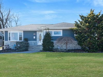 516 Spruce Lane, East Meadow, NY, 11554