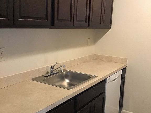5th image of 649 E Leicester Ave APT C8