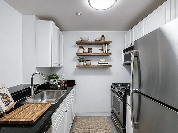 4th image of 1955 1st Ave #6099