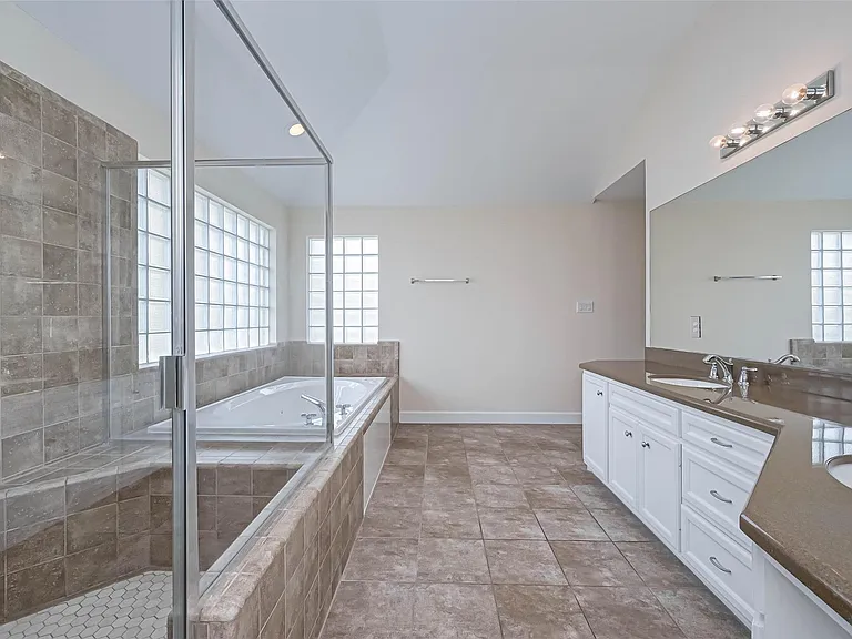 650 Westcross St #85 — Photo 25