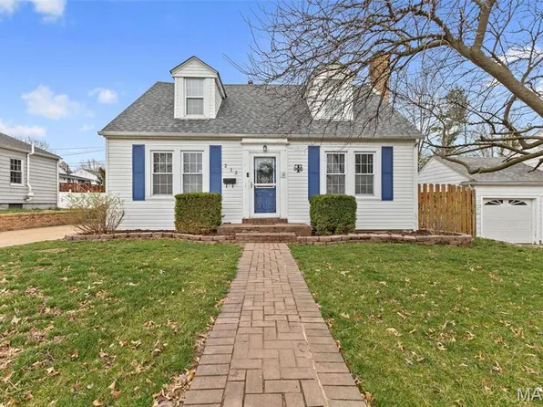 212 W Washington St, Columbia, IL 62236