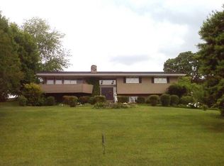 602 Willowood Dr, Johnson City, TN 37604