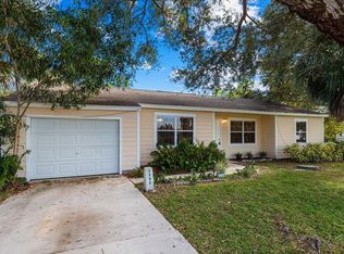 1943 SE Mandrake Cir, Port Saint Lucie, FL 34952