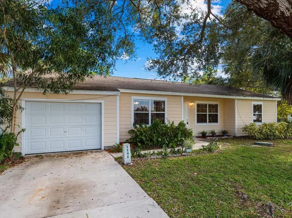1943 SE Mandrake Circle, Port St Lucie, FL 34952