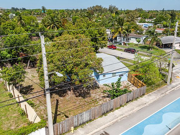 5th image of 284 NE 41st Street