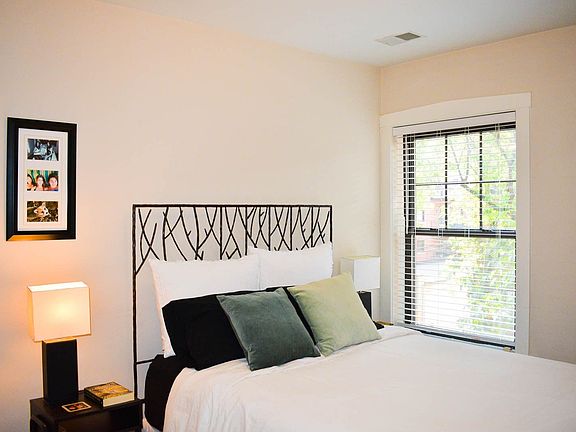 3rd image of 3161-73 N Orchard St #3165-2