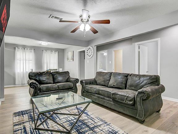 5th image of 145 Schoolview Dr