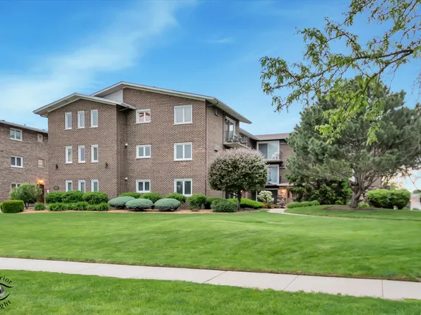 9016 W 140th St APT 2A, Orland Park, IL 60462