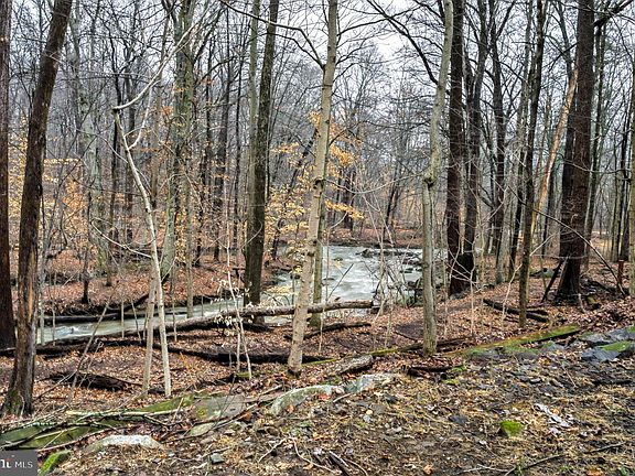 3rd image of 1831 Creek Rd