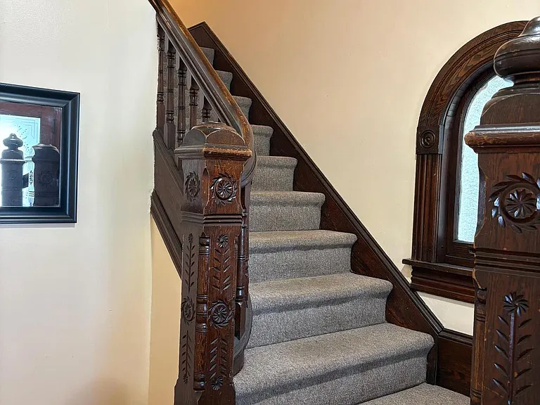 330 Broad St #2R — Photo 3