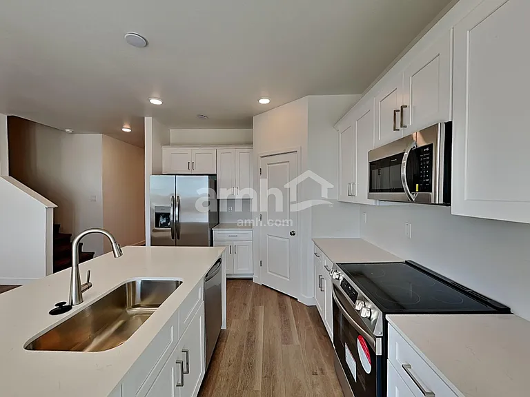 18475 W Honeysuckle Dr — Photo 3