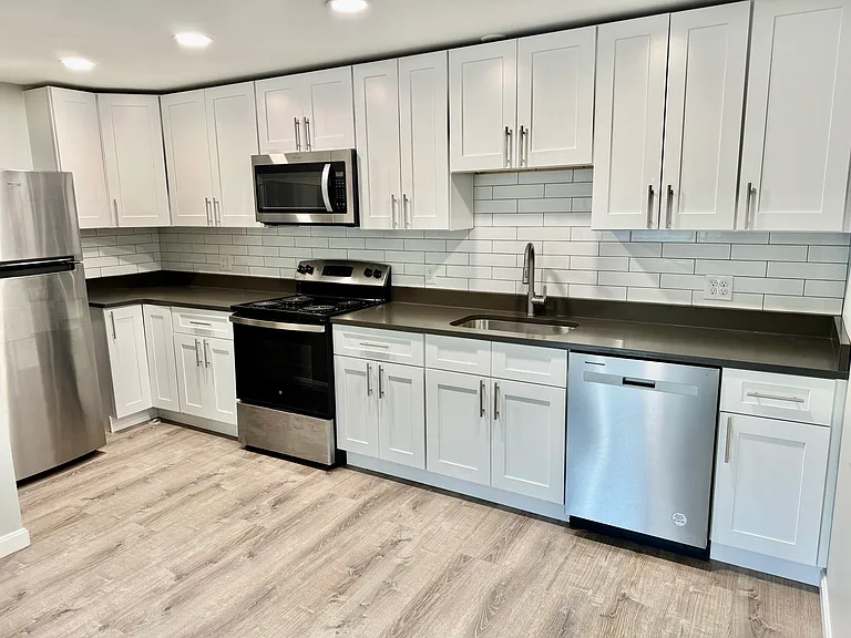 437 Sunderland Rd #J — Photo 3