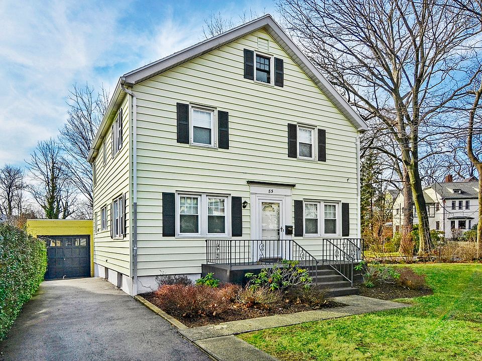 1st image of 85 Walton Ave