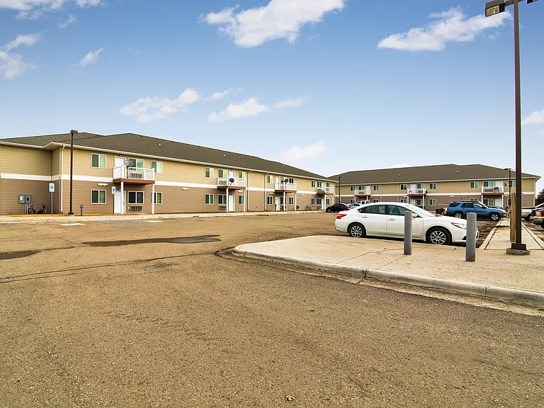 Dakota Point Apartments — Photo 29