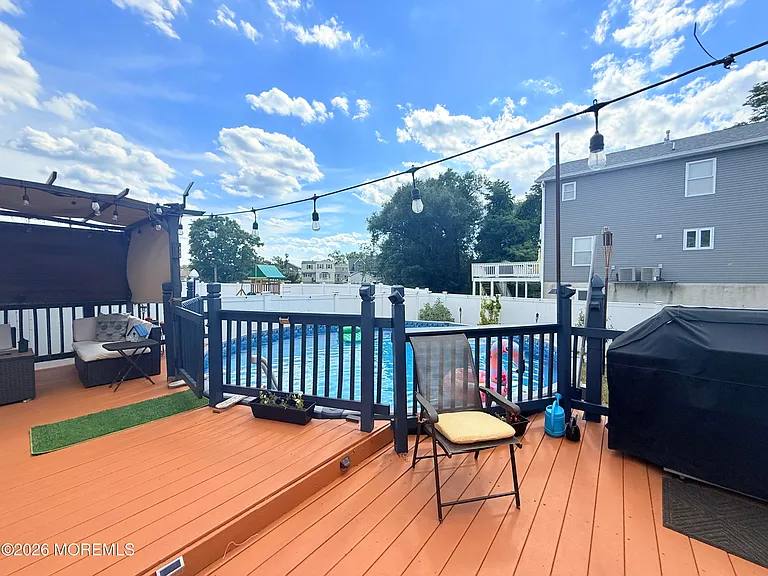 503 Dock St — Photo 36