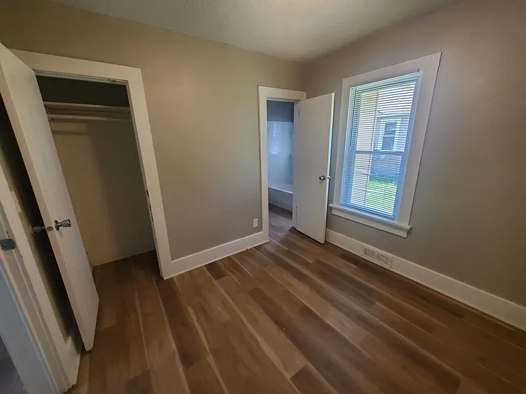 150 E Douglas Ave — Photo 22
