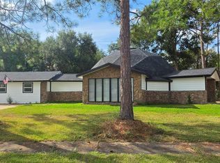2104 Hedgerose Ln, Bay City, TX 77414
