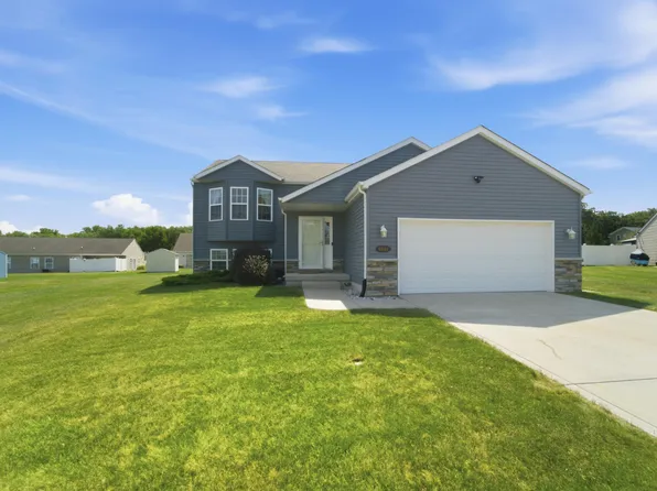 6849 Prairie Path Ln, Merrillville, IN 46410