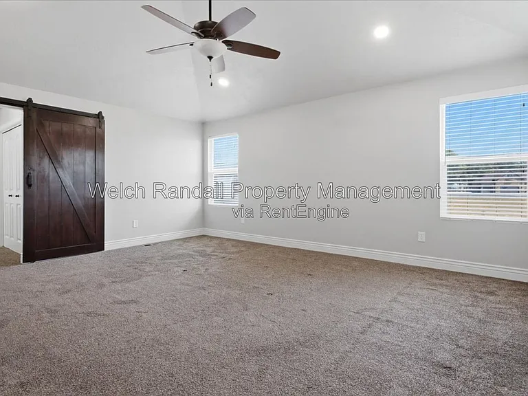 2106 E Sunnyvale Dr — Photo 12