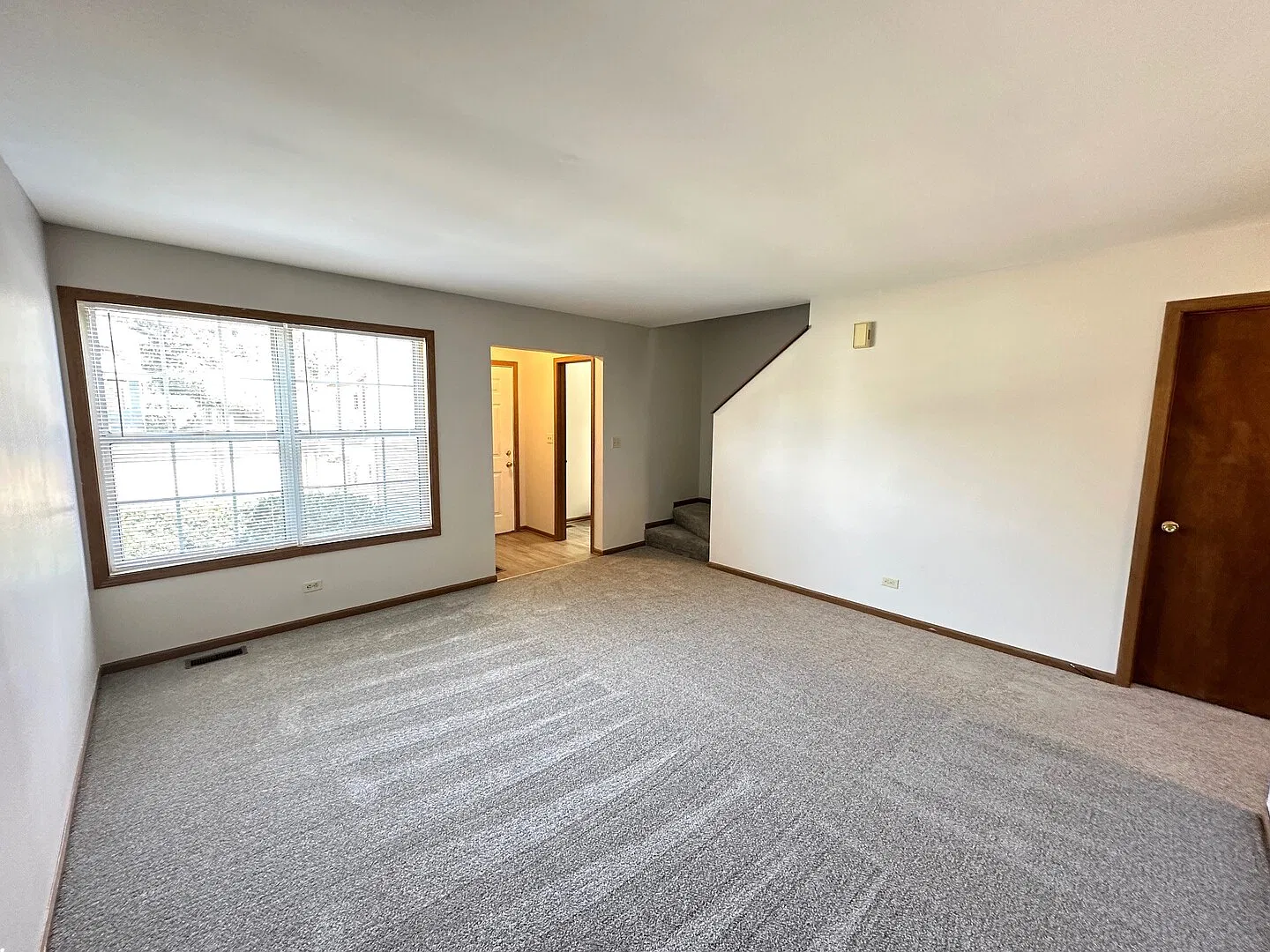 2 bed, 1.5 bath, 1033 sqft, $1,850 — Photo 2