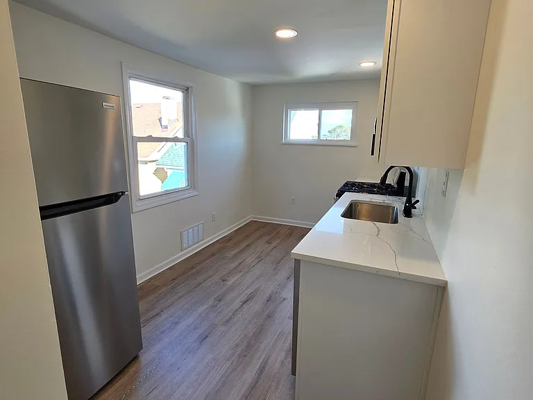 112 Amanda Ave #2 — Photo 13