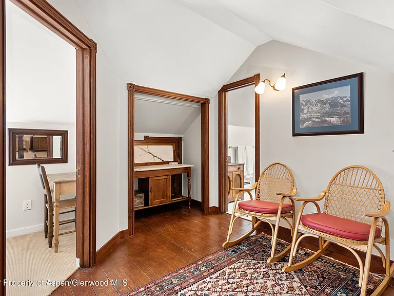 123 E Hallam St — Photo 12