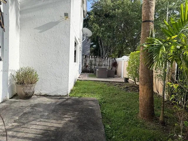 5362 NW 108th Pl — Photo 7