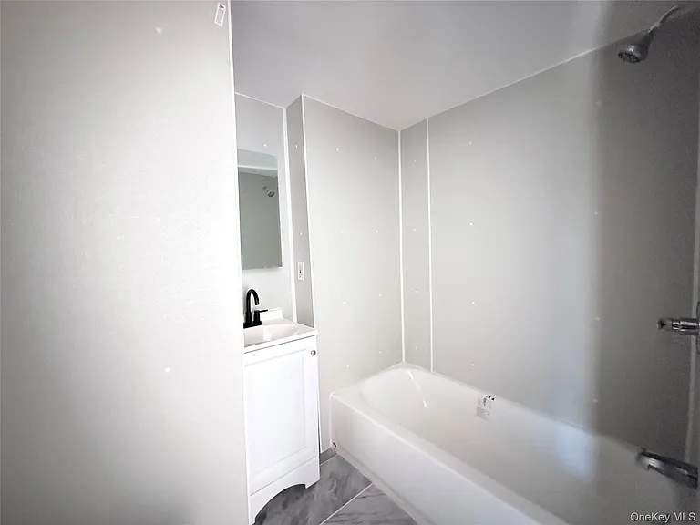 24 Grant St #7 — Photo 6