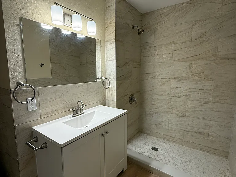6711 Broadway St #6711 — Photo 18