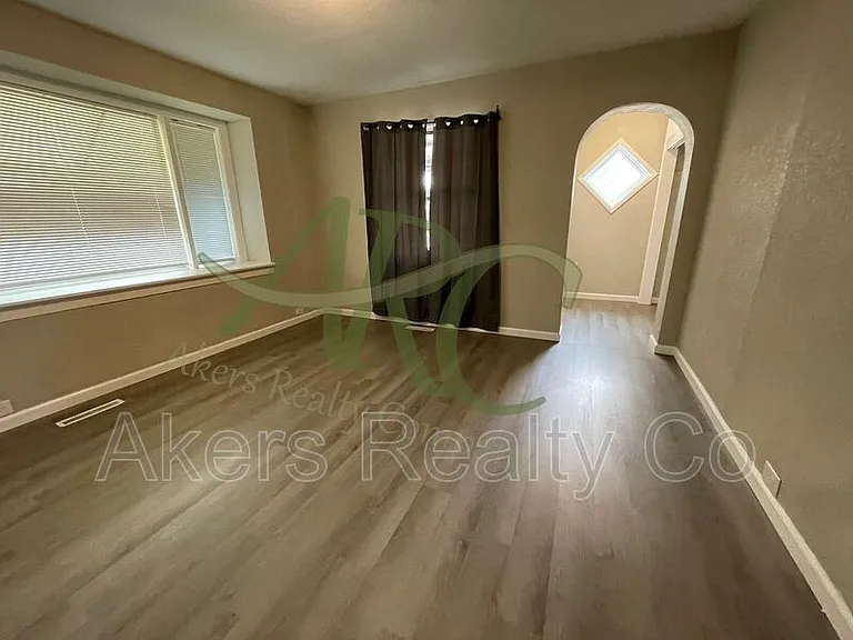 1640 E Orman Ave — Photo 3