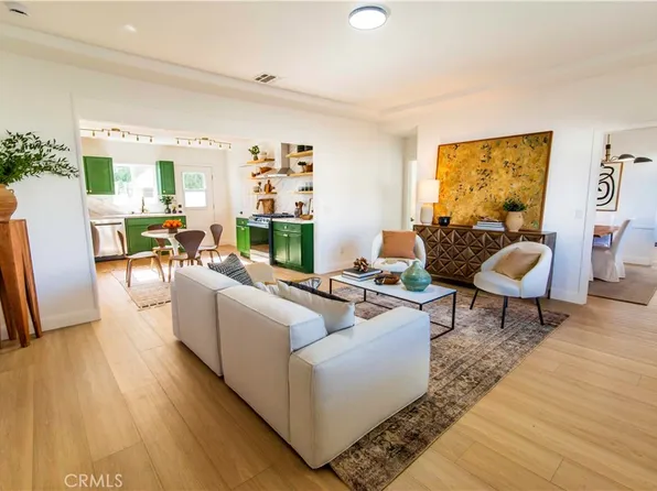 10816 Calvert St, North Hollywood, CA 91606