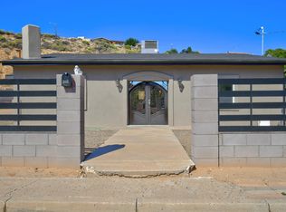 225 53rd St NW, Albuquerque, NM 87105
