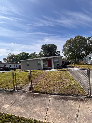 1600 NW 13th Ct Photo 1