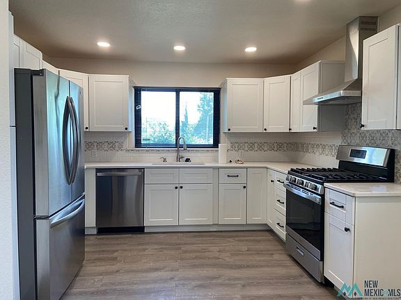 5th image of 52 Riverside Dr