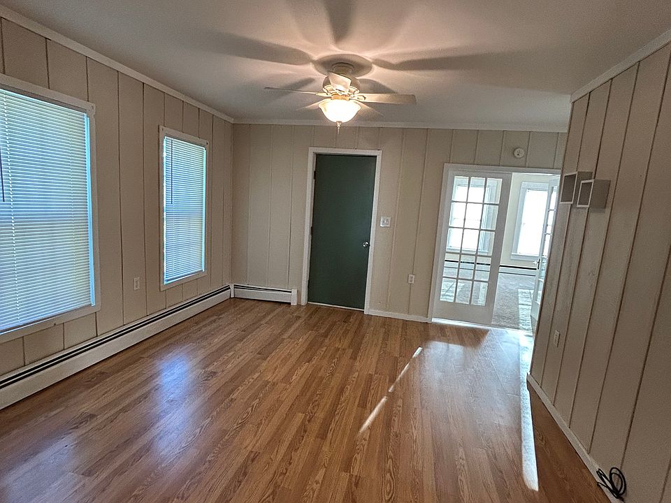 1st image of 189 Bay St #1
