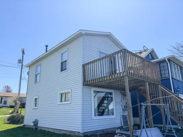 301 Sanford Ave, Houghton Lake Heights, MI 48630