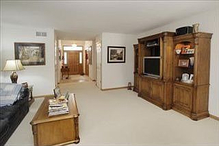 4th image of 4675 Treasure Island Dr
