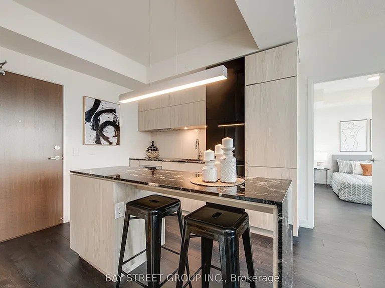 20 Richardson St #918 — Photo 8