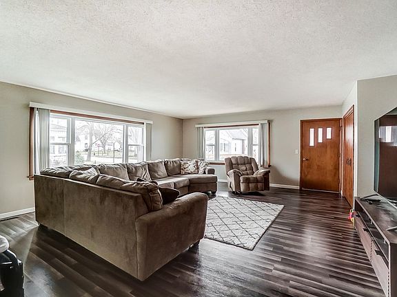3rd image of 214 N Union St