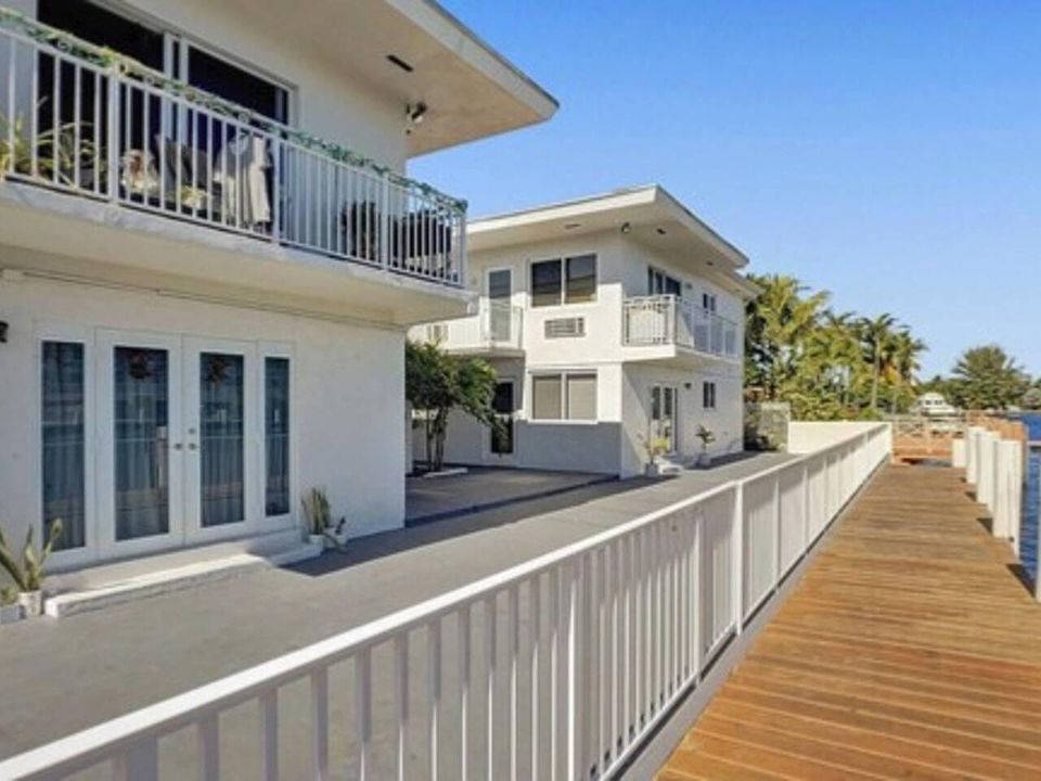 1st image of 8501 Crespi Blvd APT 2