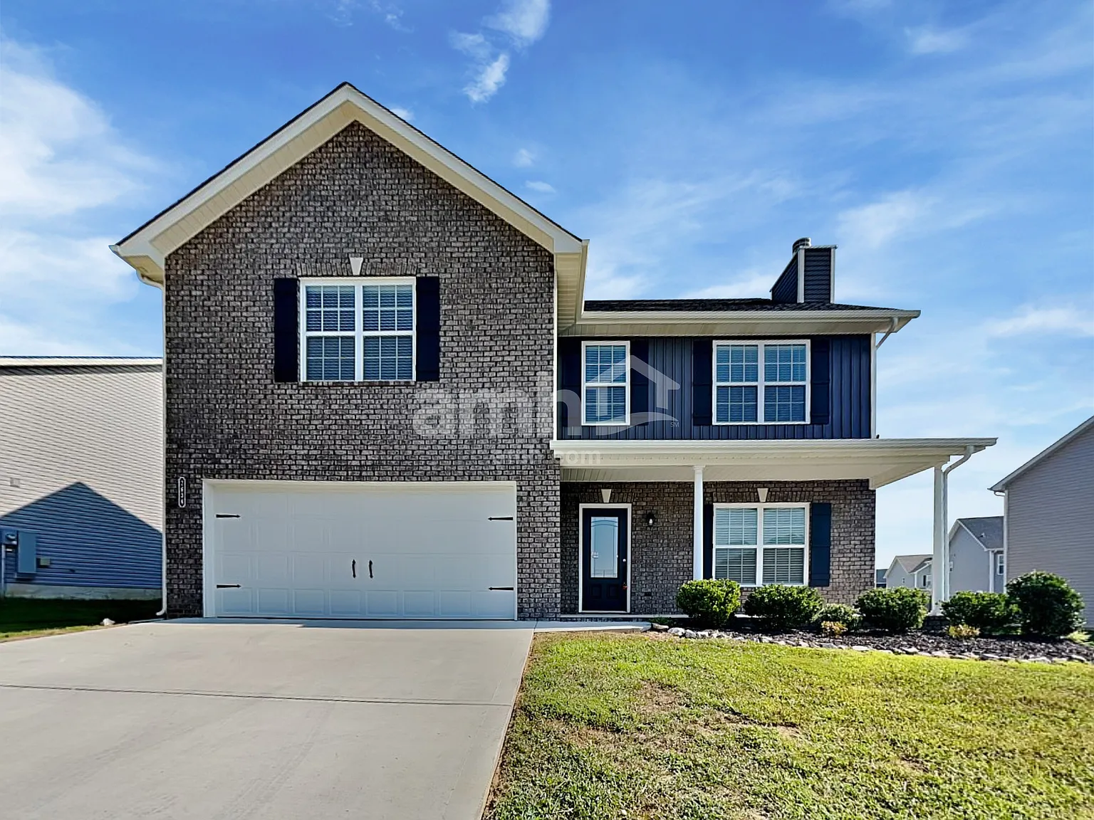 4 bed, 2.5 bath, 2660 sqft, $2,875 — Photo 1