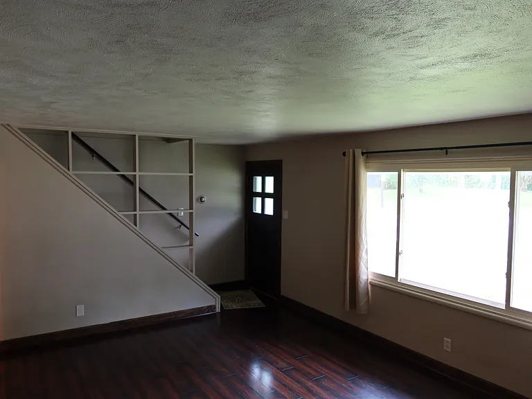 1637 Hanover St — Photo 14