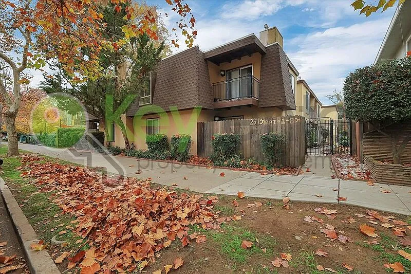 1 bed, 1.0 bath, 672 sqft, $1,495 — Photo 2