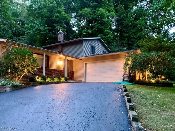 11579 Edgewood Rd, Chardon, OH 44024