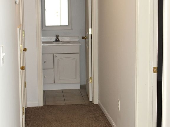 4th image of 604 N William St #102