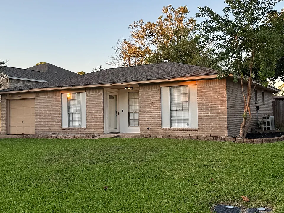 16811 Forest Bend Ave