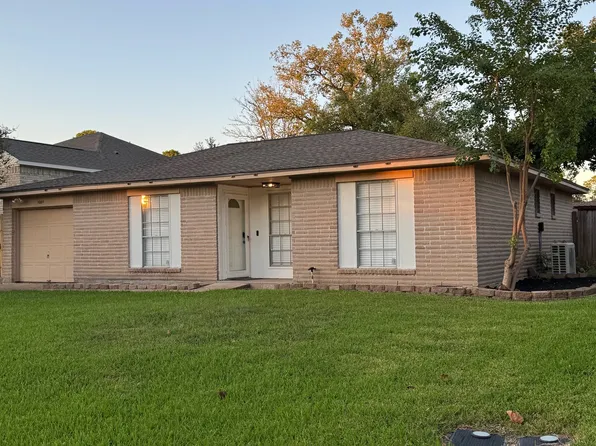 16811 Forest Bend Ave, Friendswood, TX 77546